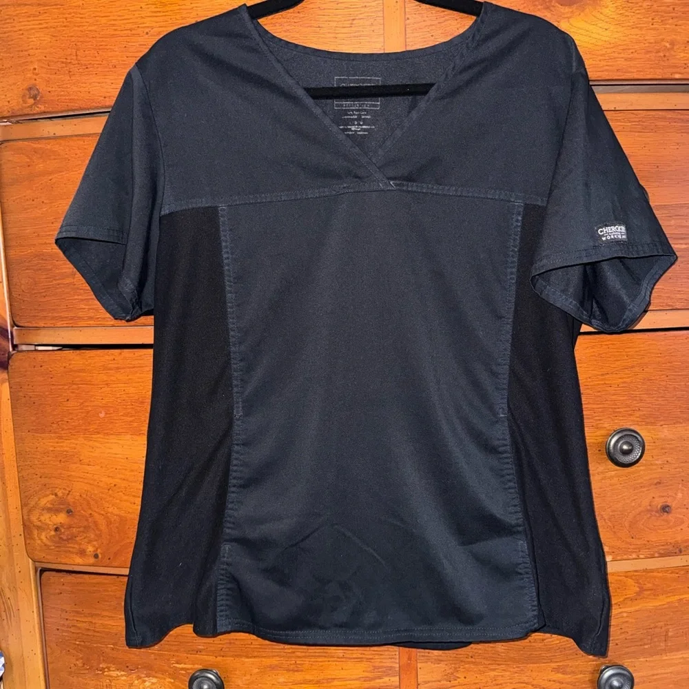 Cherokee Women's Black Scrub Top - Picture 1 of 8